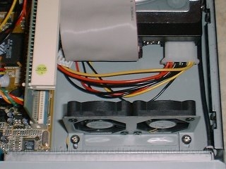 1 insidemyitxpcbehindtheharddrive.jpg - This is a shot of the origonal hard drive installtion